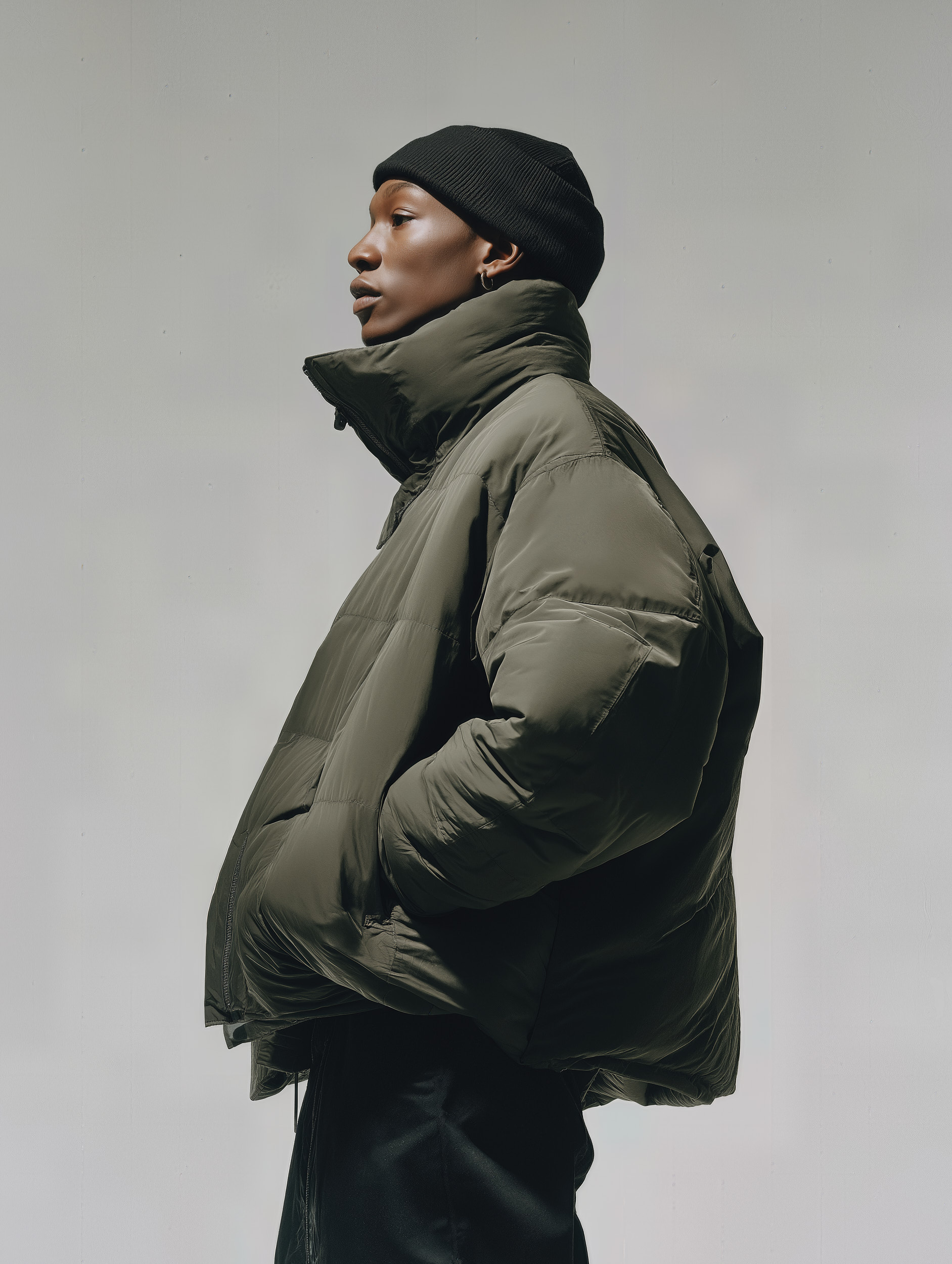 CO_bluueye_minimalist_fashion_studio_portrait_side_profile_of_a_mo_66466bb5-e4d6-488f-ba57-bdf9a94f3b36-gigapixel-redefine-4x